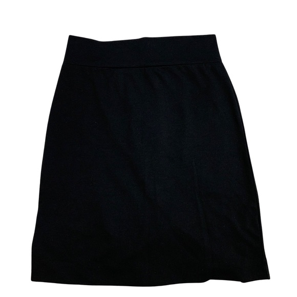 Joe Fresh size 4 women’s black skirt with zipper at the back - Picture 1 of 6